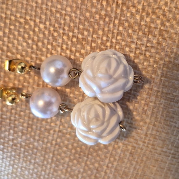 White Rose and Faux Pearl Post Pierce Earrings - Picture 6 of 6